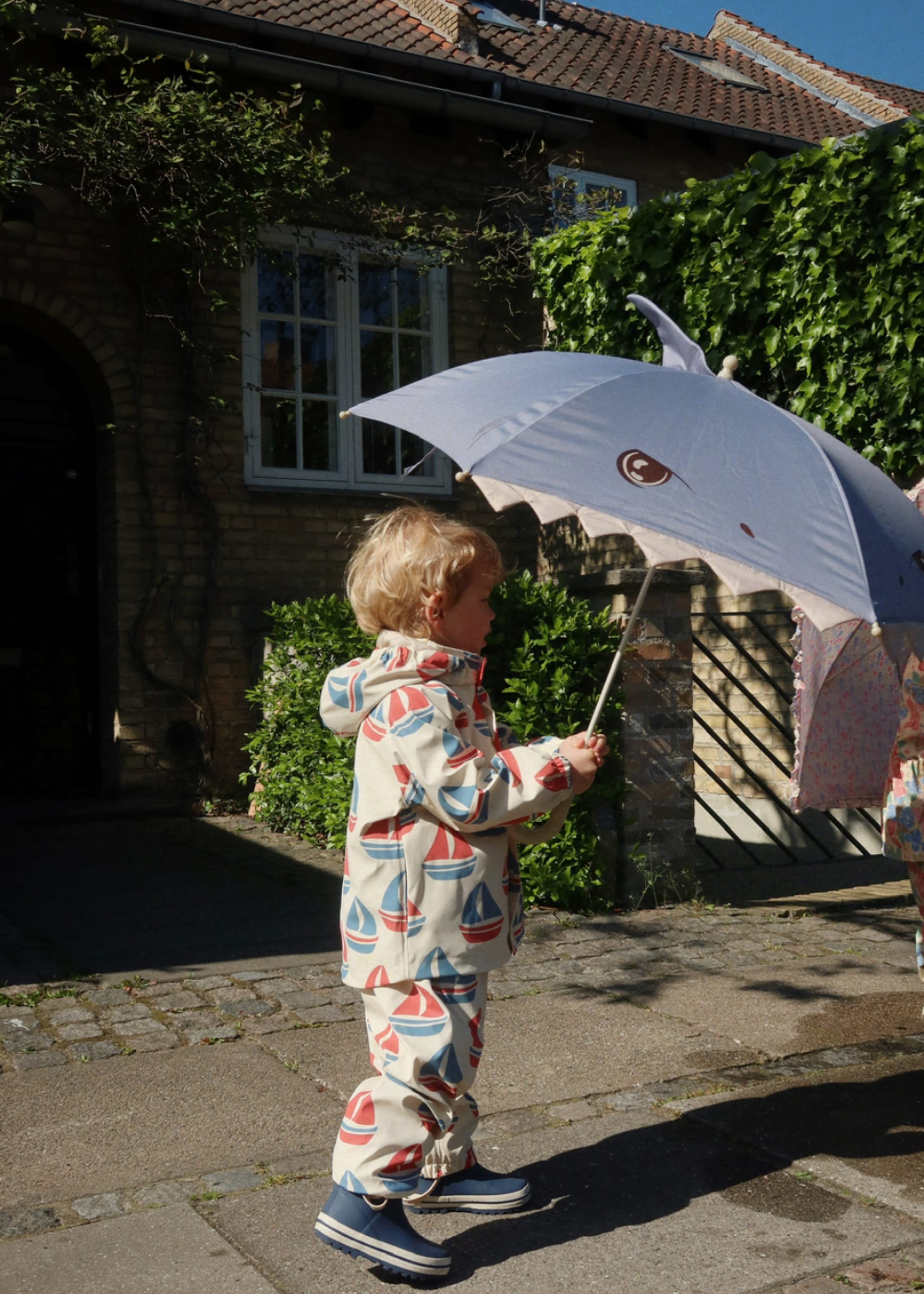 Konges Sløjd - Changing bag - Shark Umbrella - TRADEWINDS